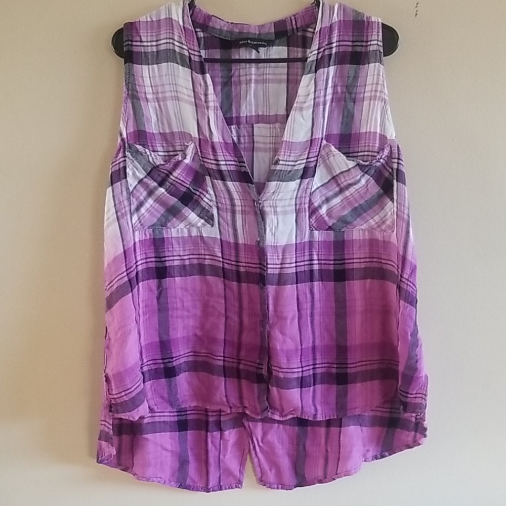 Rock & Republic - Sleeveless Flannel - XL